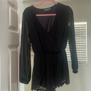 ASTR Women’s Black Romper. Size M